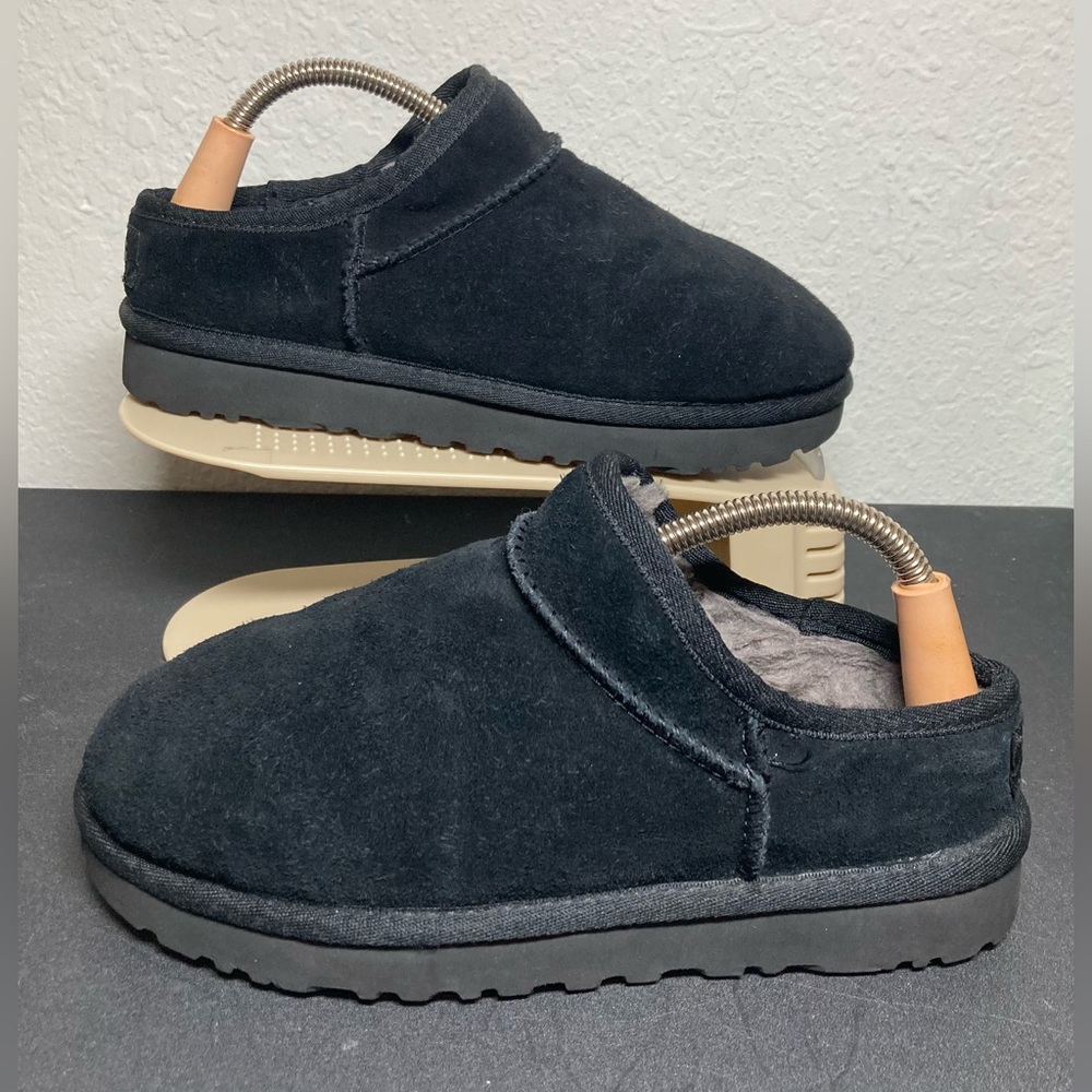 UGG CLASSIC MINI SLIPPERS WOMEN'S Size 6 BLACK 1108193